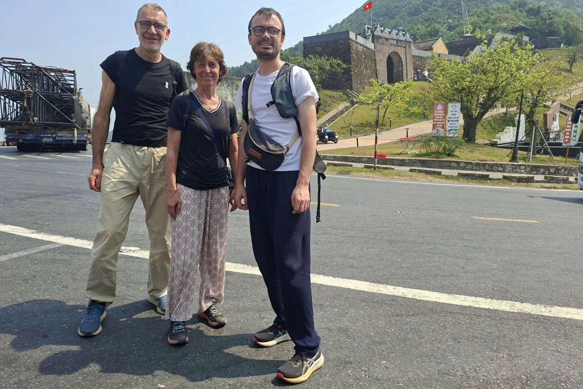 Clients en voiture privée à Hué